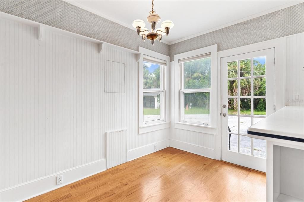 Chandelier, Empty room, Interior, Wood Texture Flooring