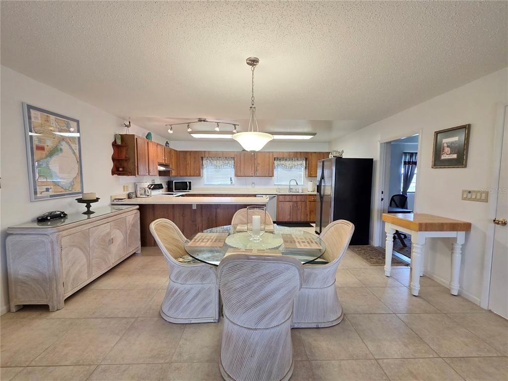Dining room, Interior, Kitchen, Pendant Lights, Stainless Steel Appliances