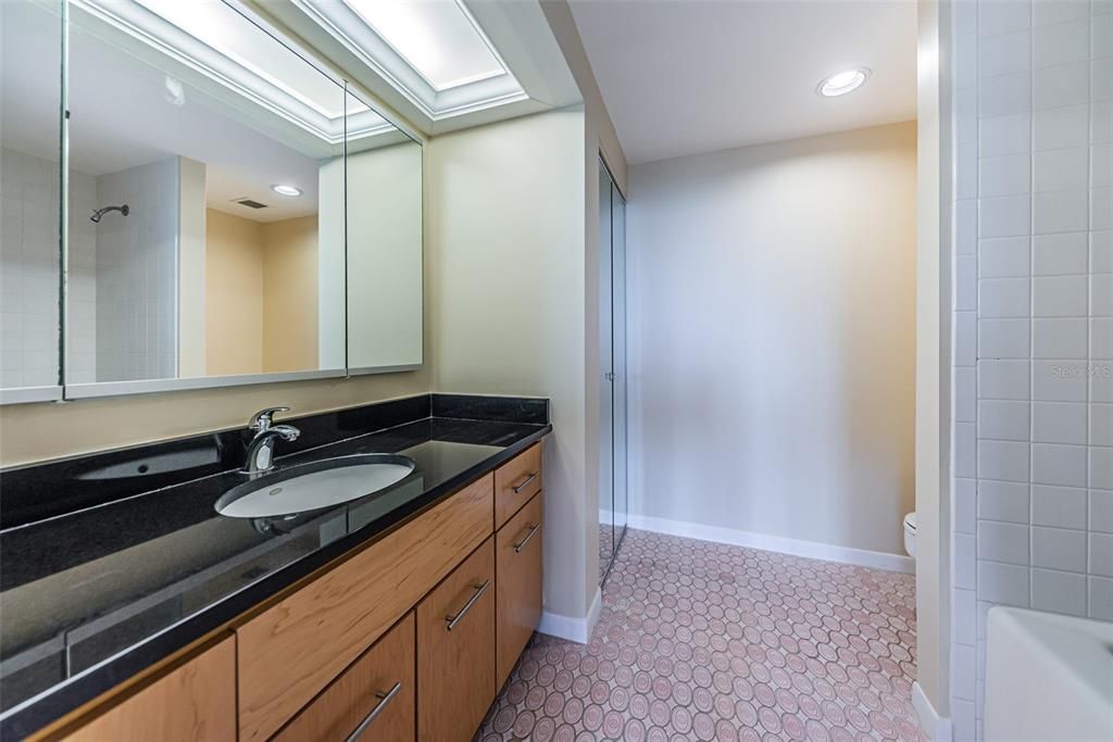 Bathroom, Interior, Recessed Lighting
