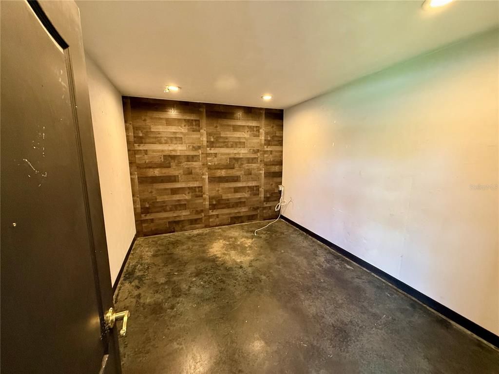 Empty room, Interior, Recessed Lighting, Wooden Walls