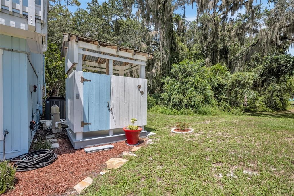 Backyard, Exterior