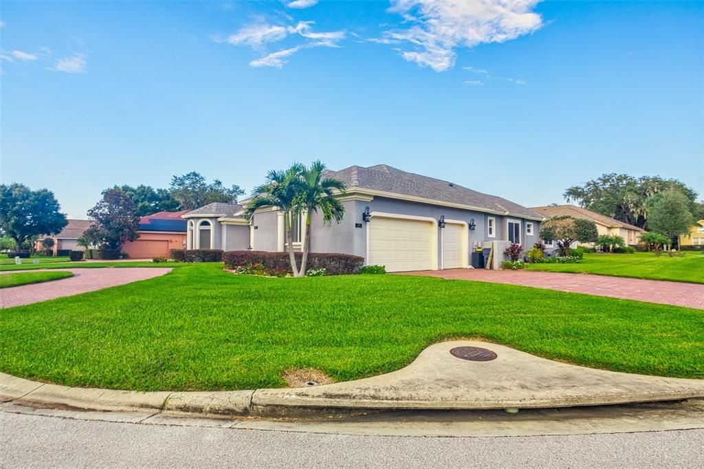 Attached, Exterior, Facade, Ranch