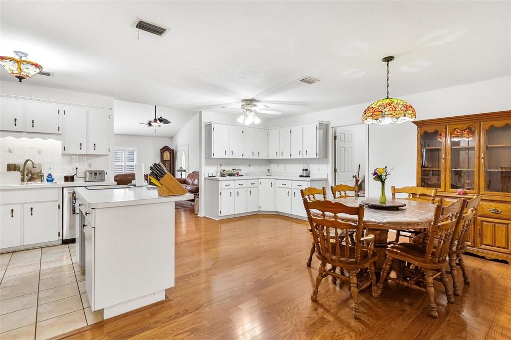 Dining room, Interior, Kitchen, Pendant Lights, Wood Texture Flooring