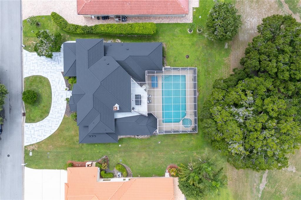 Exterior, Drone