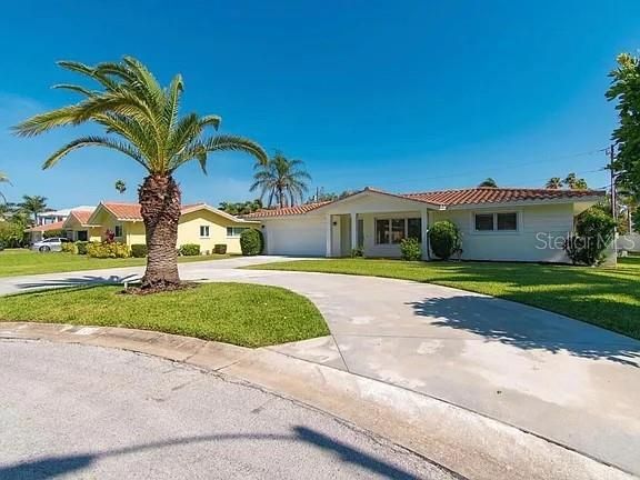 Backyard, Exterior, Facade, Mediterranean