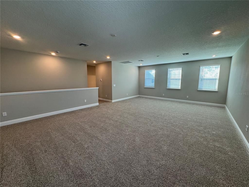 Empty room, Interior, Recessed Lighting