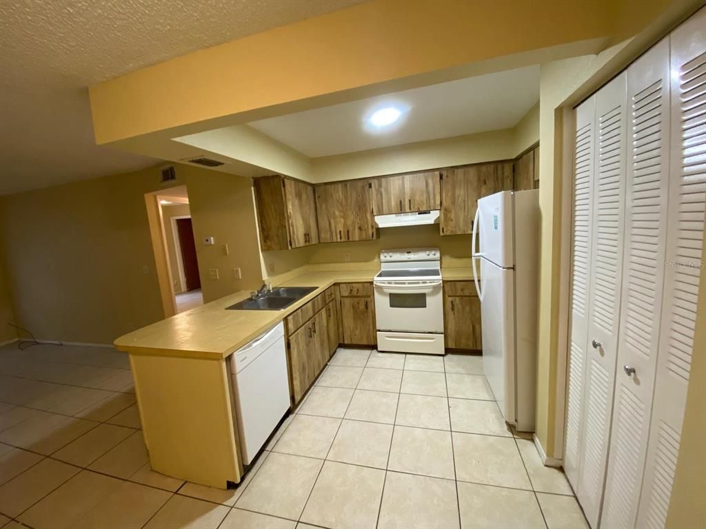 Interior, Kitchen, Recessed Lighting