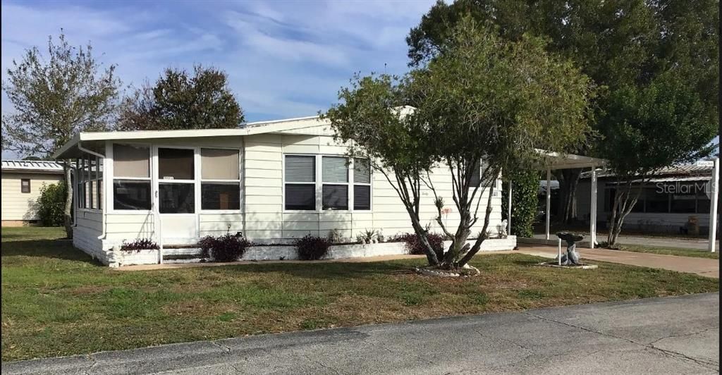 Exterior, Facade, Modern