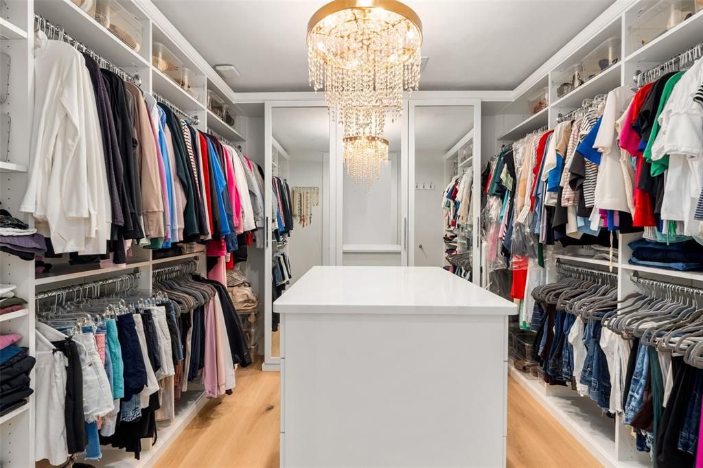 Chandelier, Interior, Walk-in Closets, Wood Texture Flooring