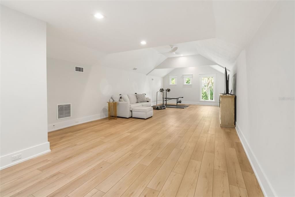 Interior, Recessed Lighting, Wood Texture Flooring