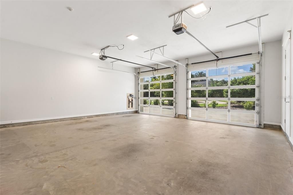 Garage, Interior