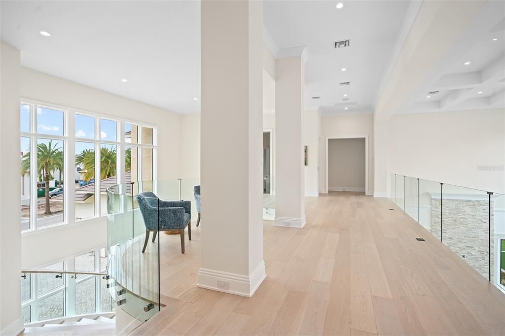 Interior, Recessed Lighting, Wood Texture Flooring
