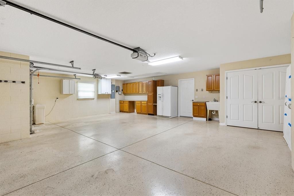 Garage, Interior, Kitchen, Washer