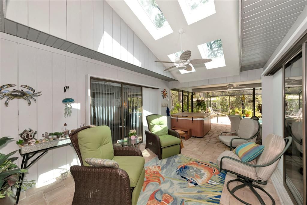 Hot Tub, Interior, Living room, Sun Room