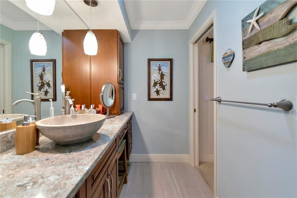 Bathroom, Dual Sink Vanities, Interior, Pendant Lights