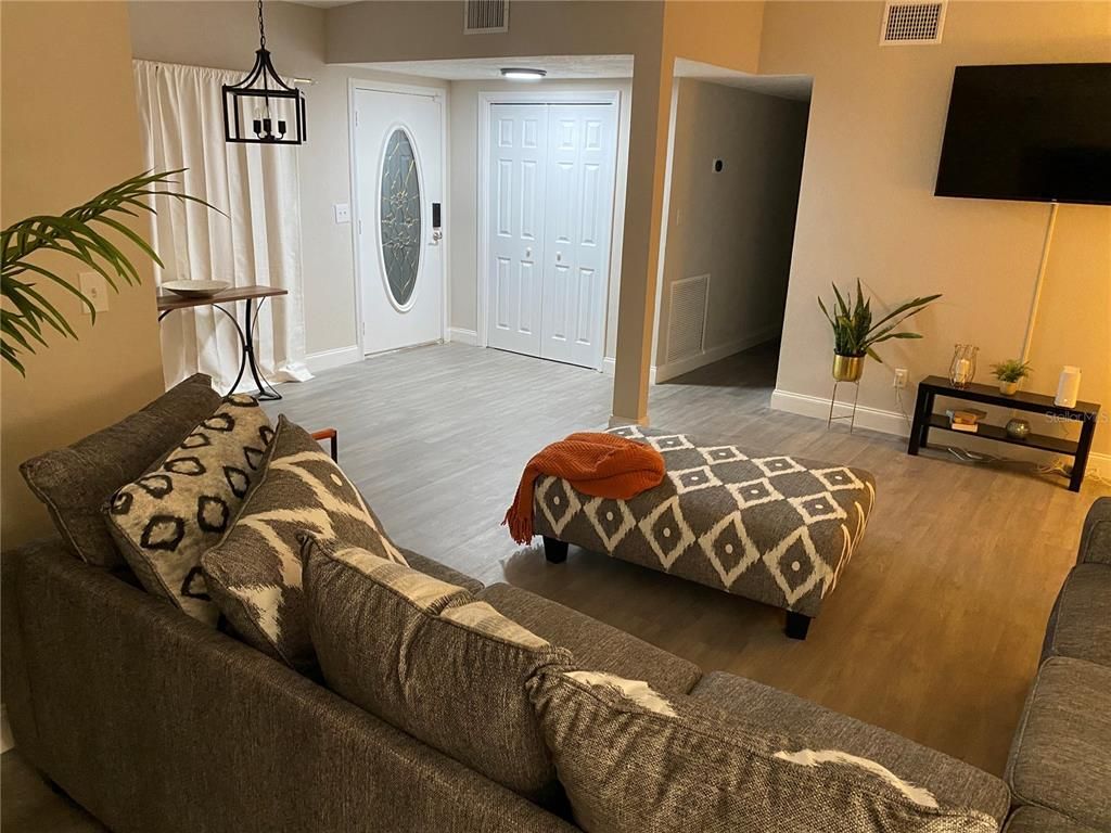 Interior, Living room, Pendant Lights, Wood Texture Flooring
