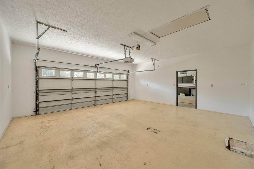 Garage, Interior