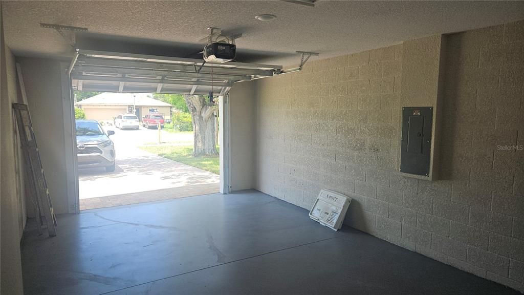 Garage, Interior