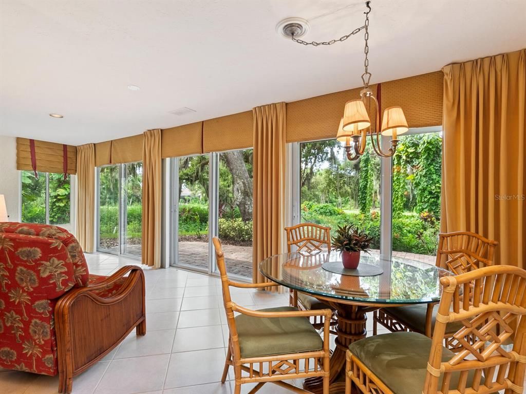 Chandelier, Dining room, Interior, Recessed Lighting, Sun Room