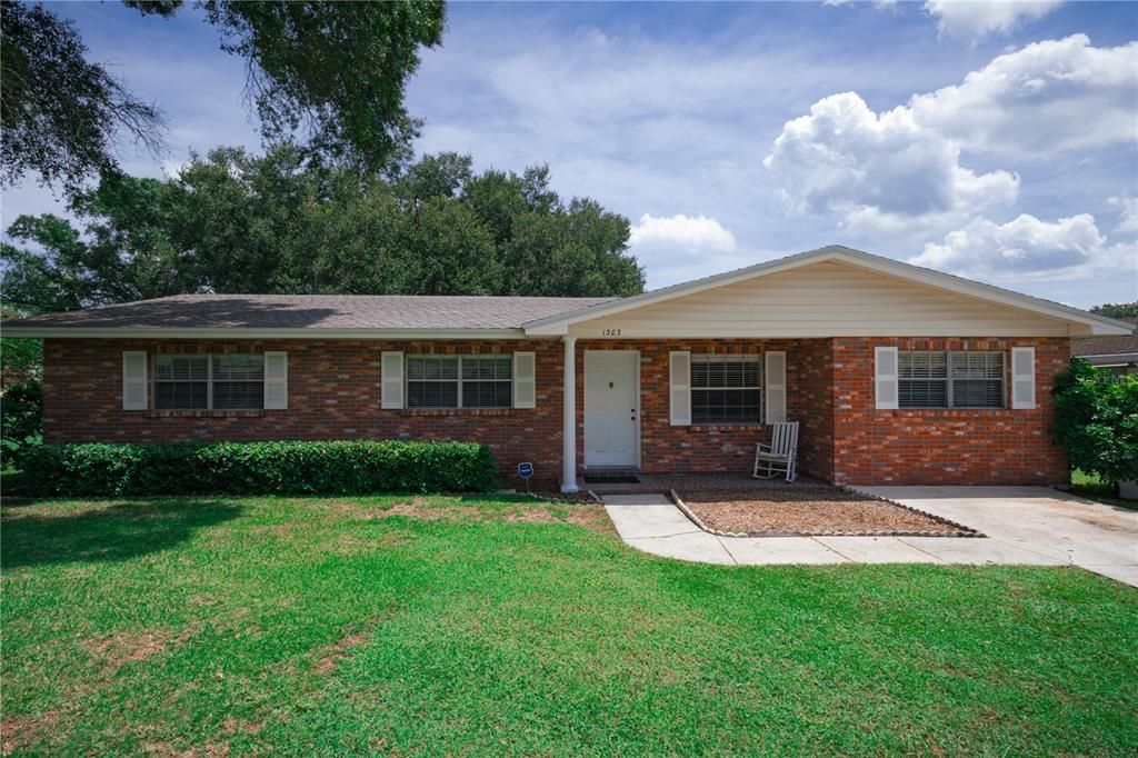 Exterior, Facade, Brick Facade, Ranch