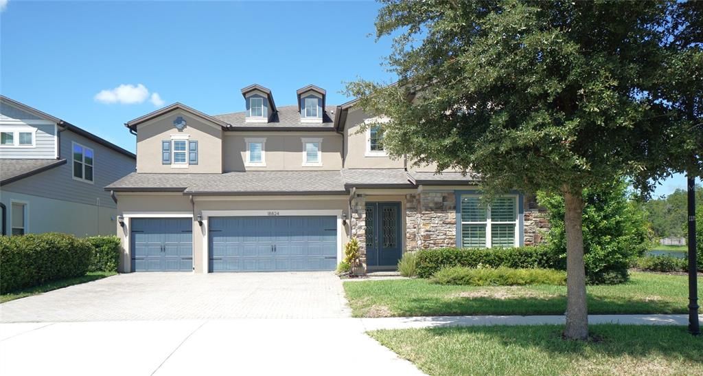 Attached, Exterior, Facade, Mediterranean