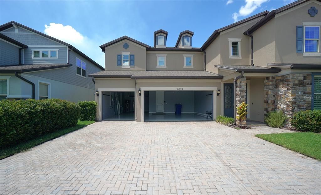 Attached, Exterior, Facade, Rowhouse