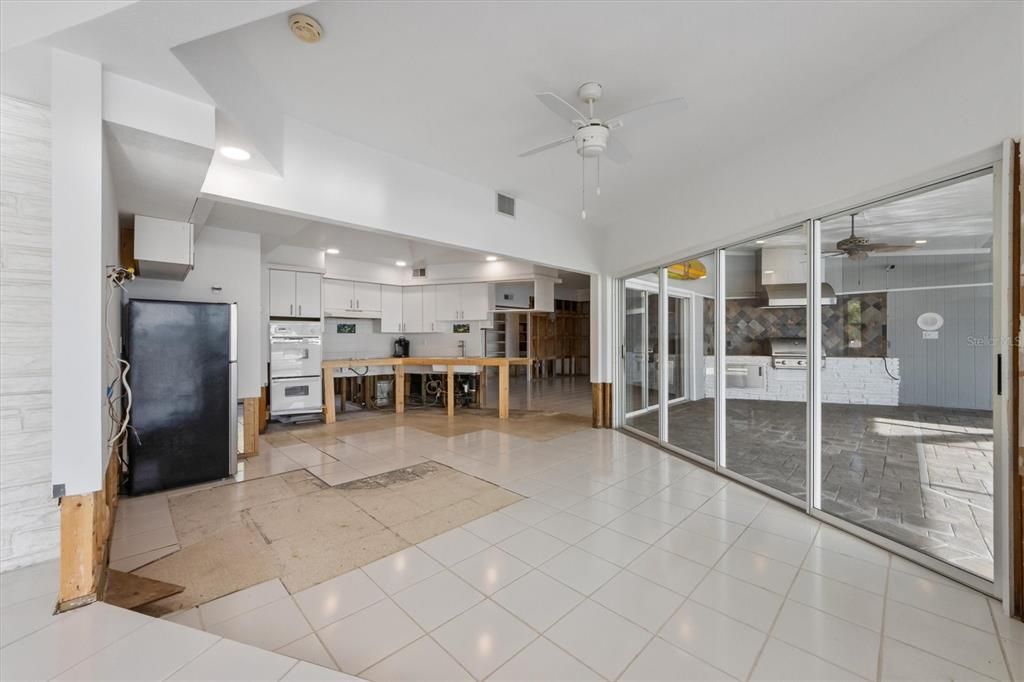 Dining room, Interior, Kitchen, Recessed Lighting