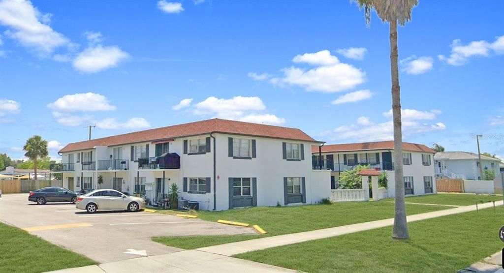 Exterior, Facade, Georgian