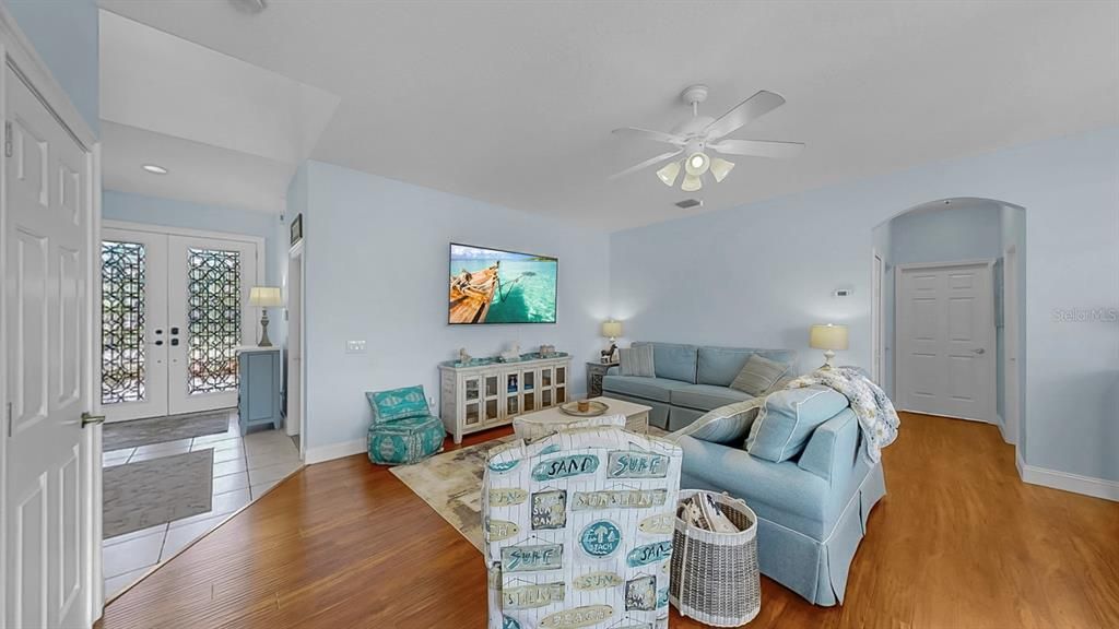 Interior, Living room, Recessed Lighting, Wood Texture Flooring