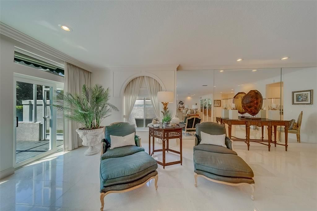 Dining room, Interior, Recessed Lighting