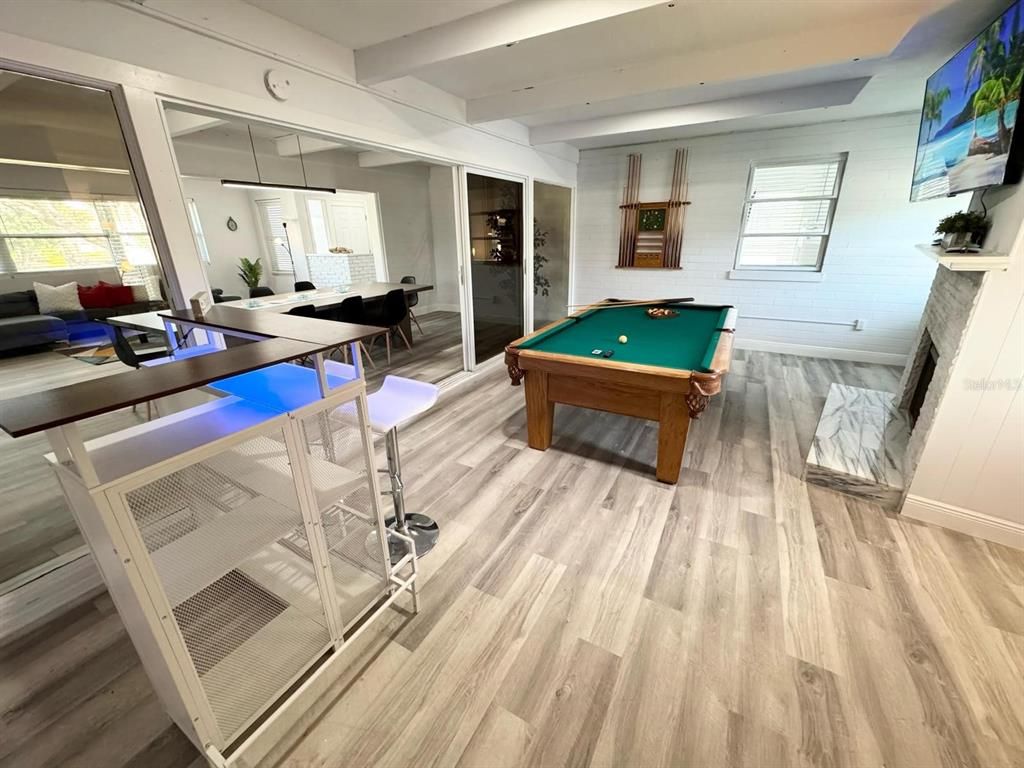 Billiard Table, Game Room, Interior, Wood Texture Flooring