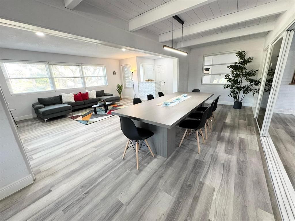Dining room, Interior, Living room, Pendant Lights, Recessed Lighting, Wood Texture Flooring