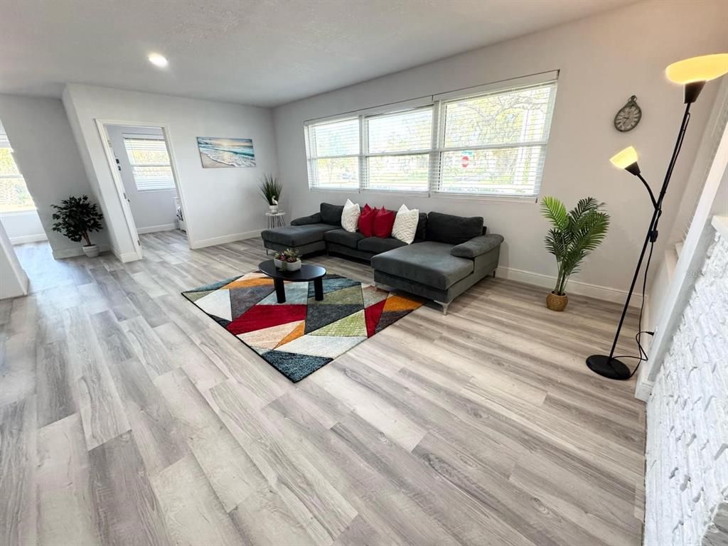 Interior, Living room, Recessed Lighting, Wood Texture Flooring