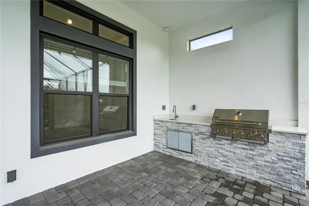 Exterior, Outdoor Kitchen