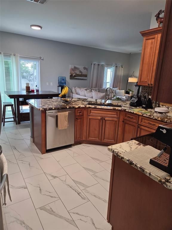 Dining room, Interior, Kitchen, Marble, Recessed Lighting