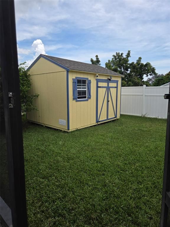 Backyard, Exterior