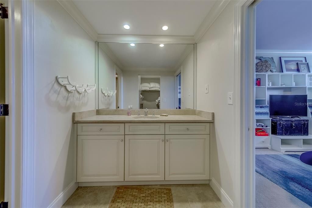 Bathroom, Interior, Recessed Lighting