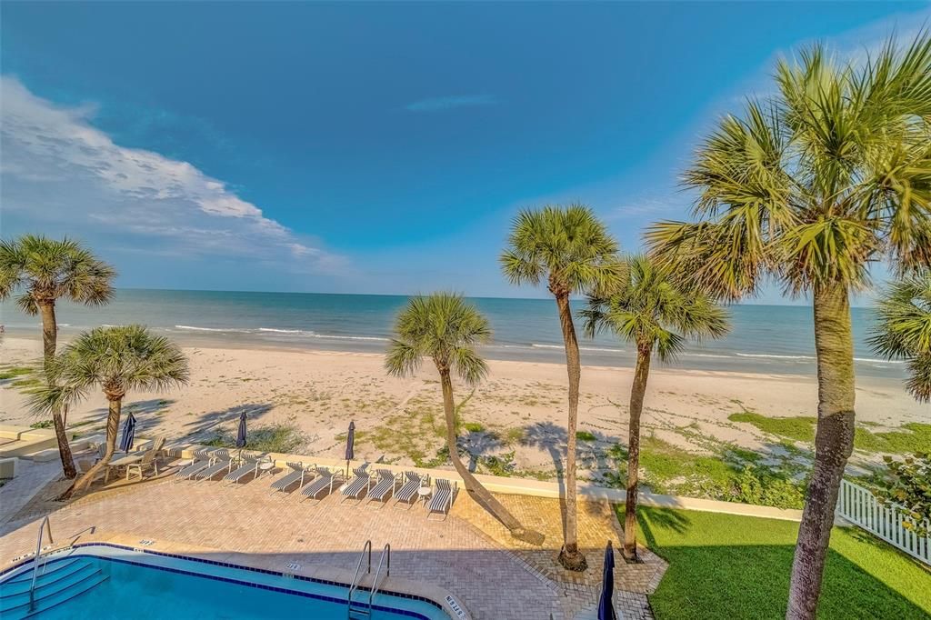 Exterior, Pool, Water