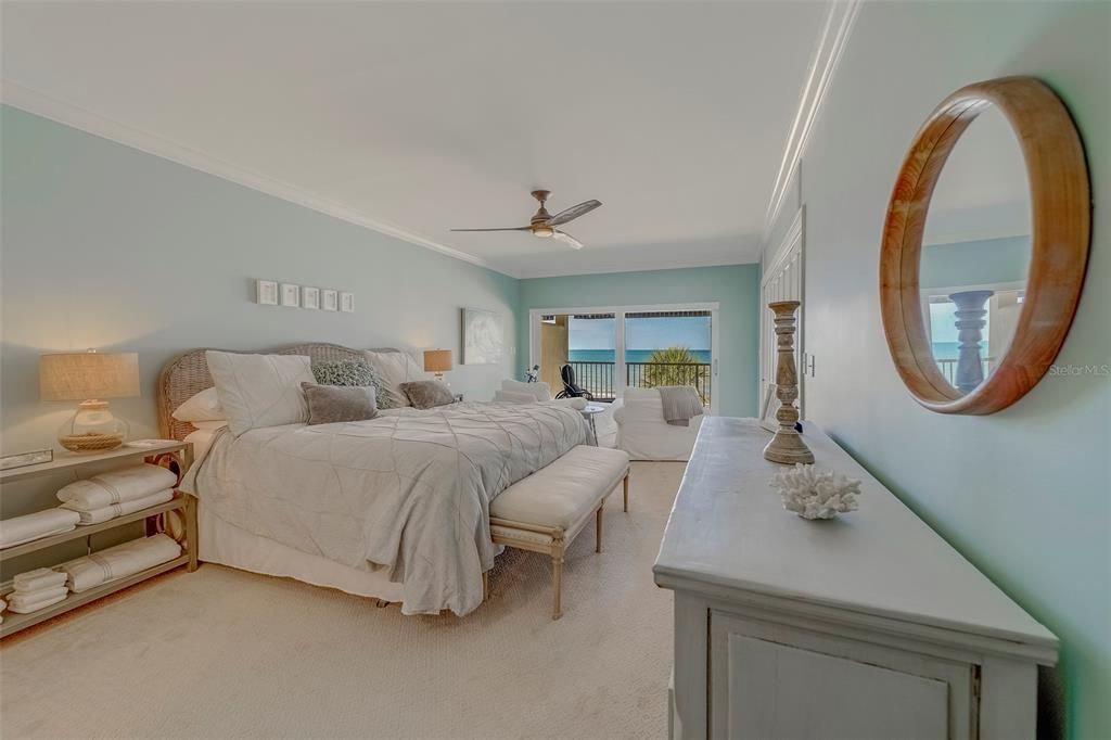 Bedroom, Interior, Water