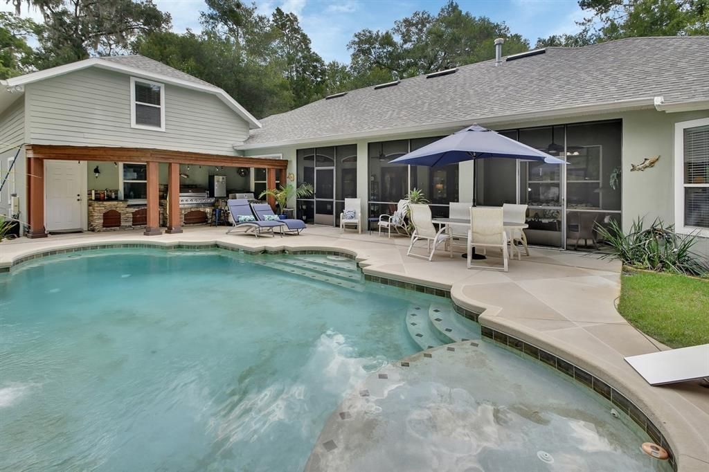 Exterior, Pool