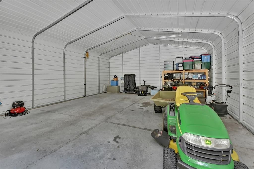 Garage, Interior