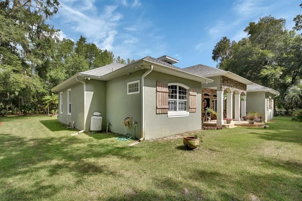 Backyard, Exterior