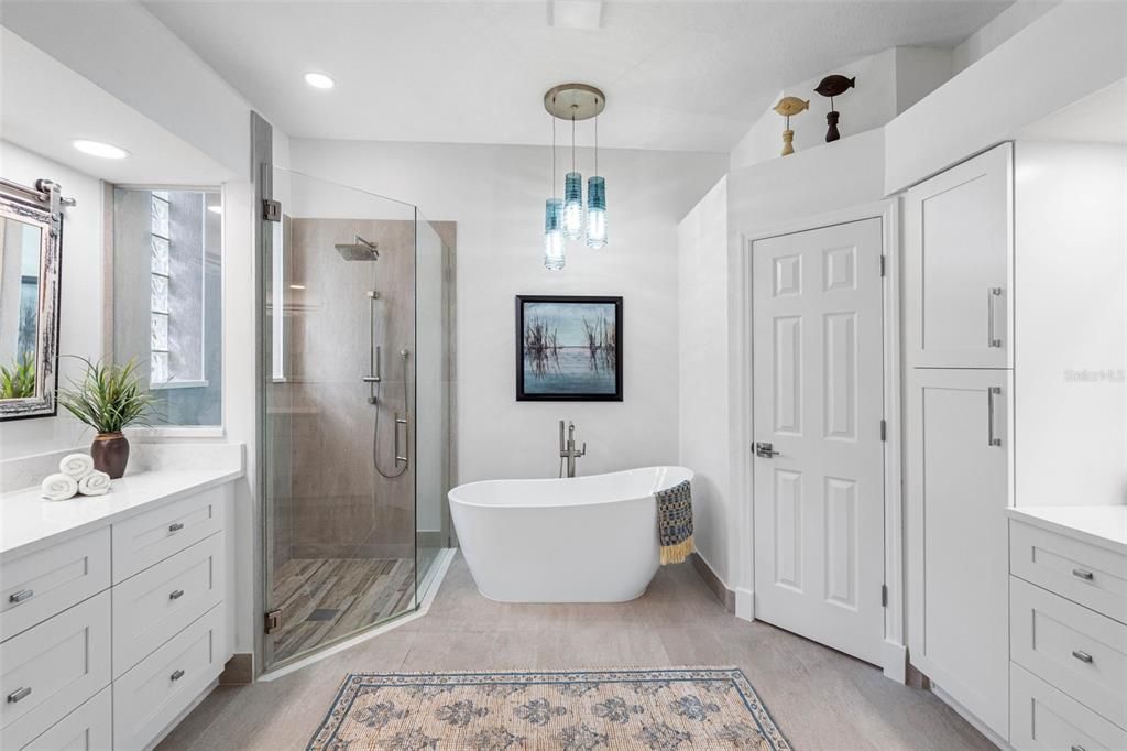 Bathroom, Free Standing Baths, Glass Shower, Interior, Pendant Lights, Recessed Lighting