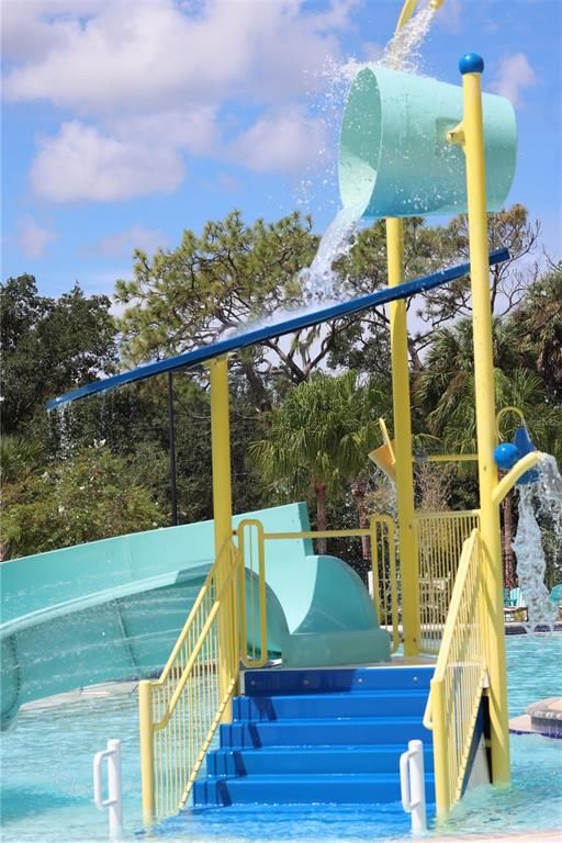 Exterior, Playground, Pool