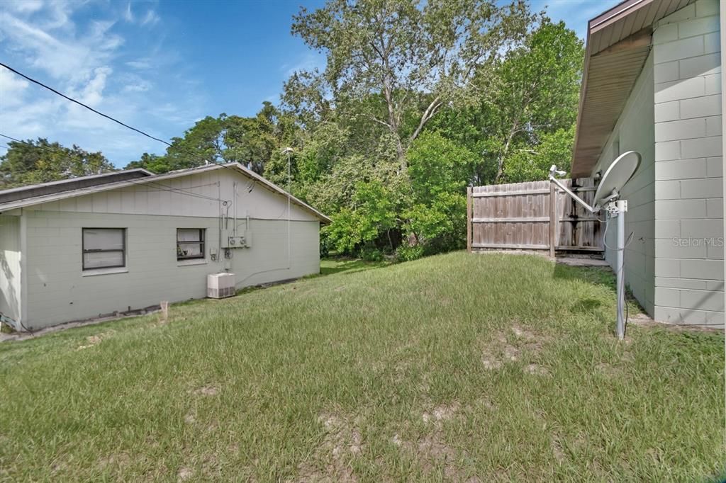 Backyard, Exterior