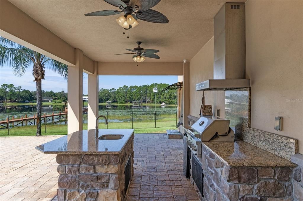 Exterior, Outdoor Kitchen