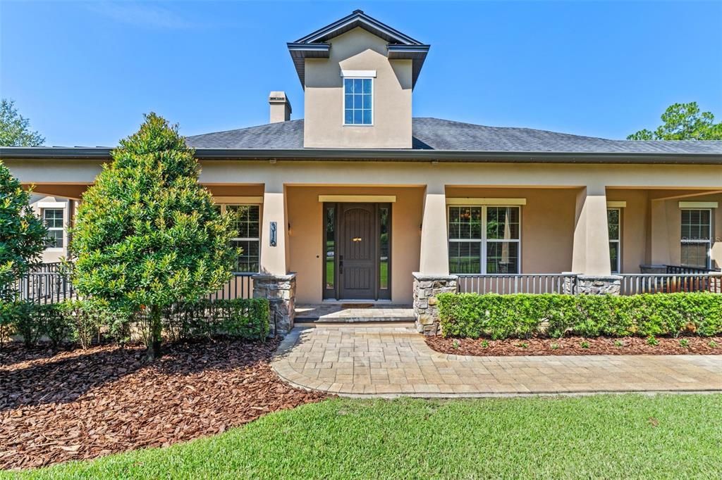 Exterior, Facade, Ranch