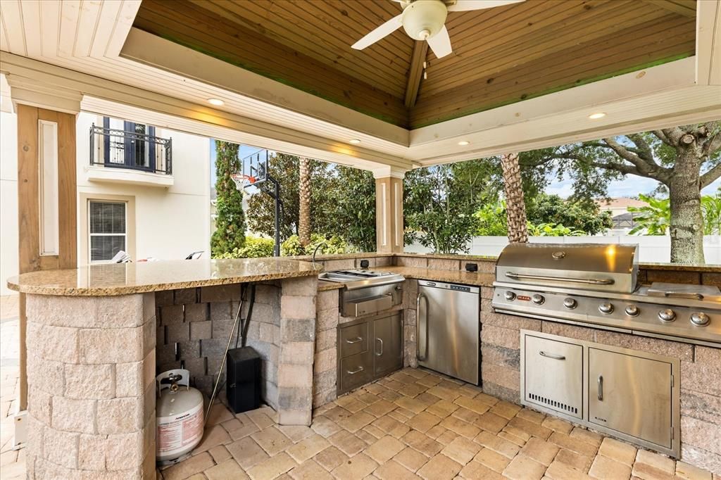 Exterior, Outdoor Kitchen