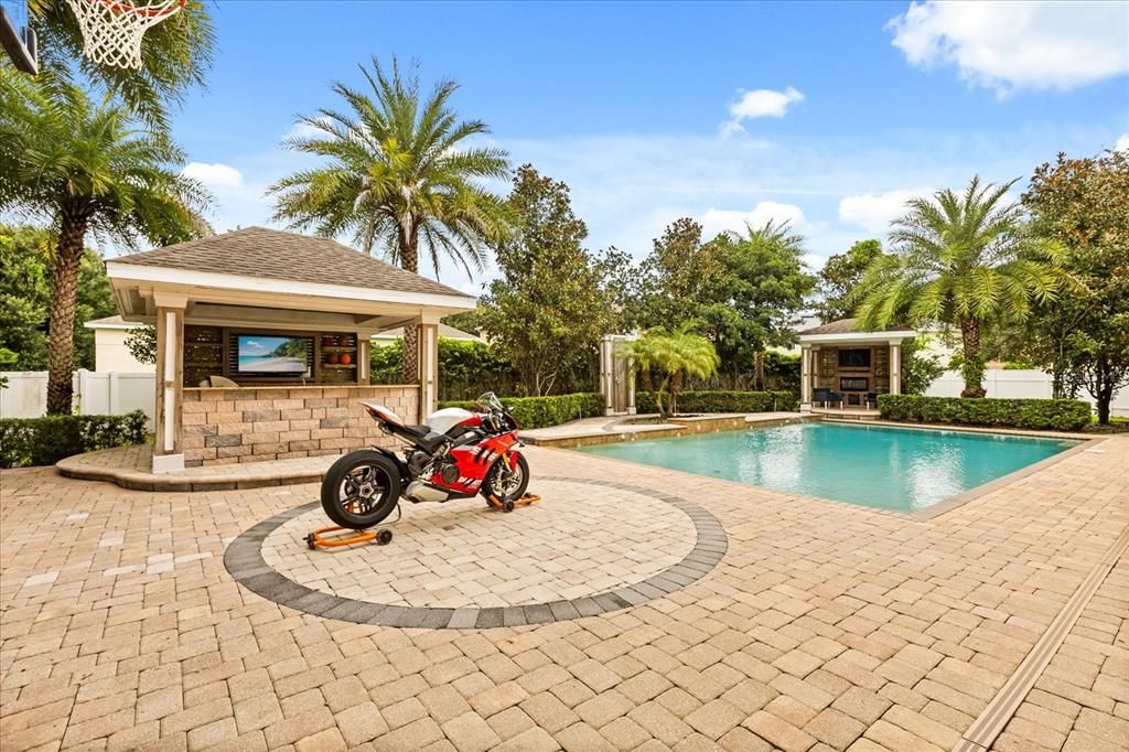 Exterior, Pool