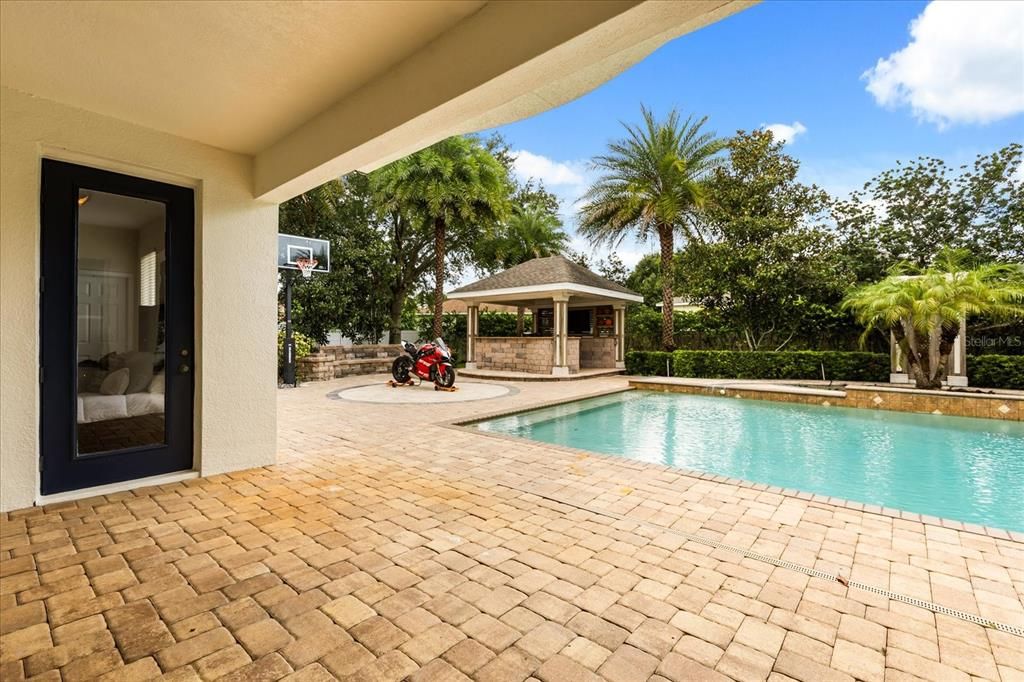 Exterior, Pool